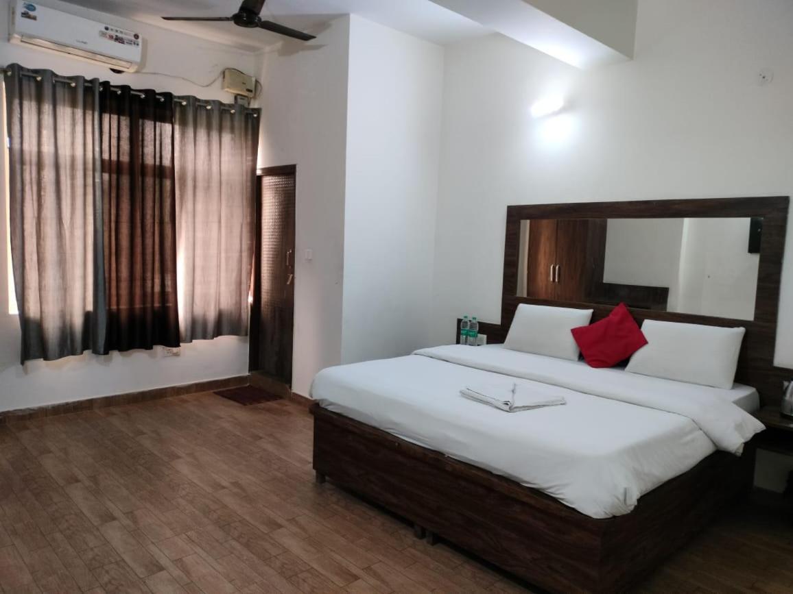 The Rejoice Hotel & Guesthouse Greater Noida Kültér fotó
