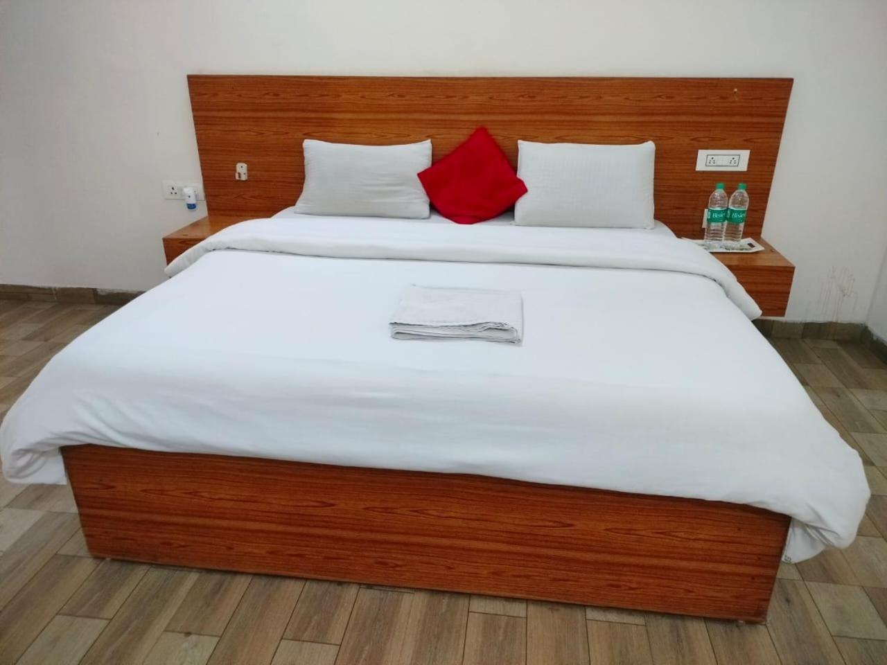 The Rejoice Hotel & Guesthouse Greater Noida Kültér fotó